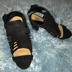 Double sling back chunky heels